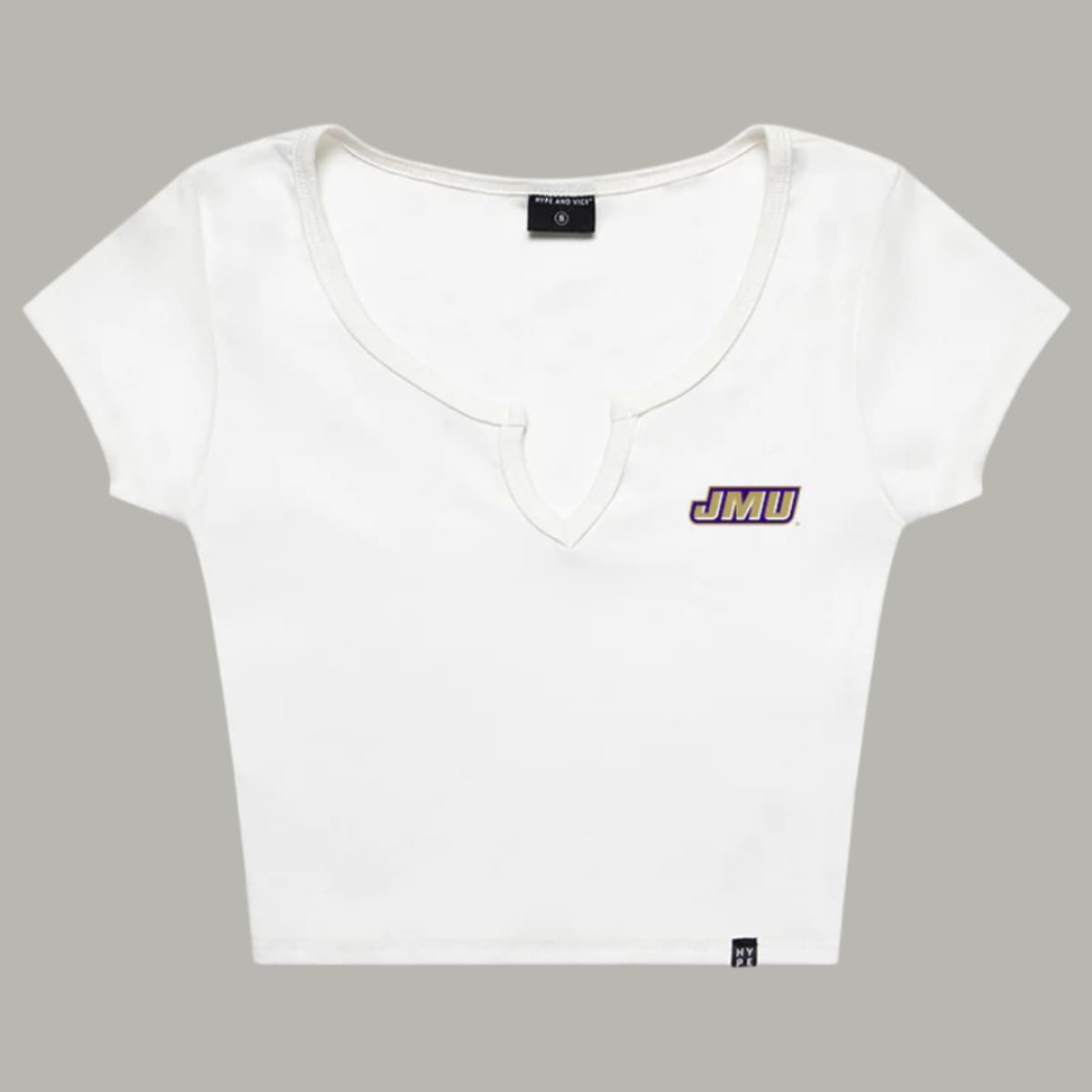 JMU Cali Tee – A cropped, ribbed fitted top with a V-cut neckline and embroidered JMU logo. Perfect for stylish game-day outfits.